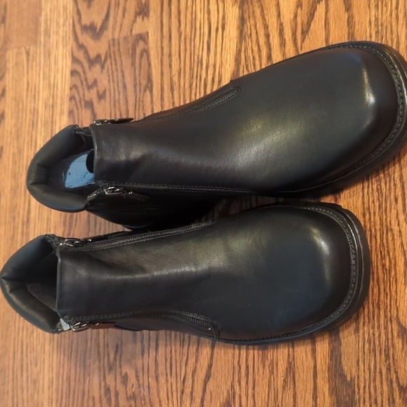 Blondo Black Leather Alex Double Zip Comfy Chukka Boots NWT Sz 9 - Picture 5 of 9